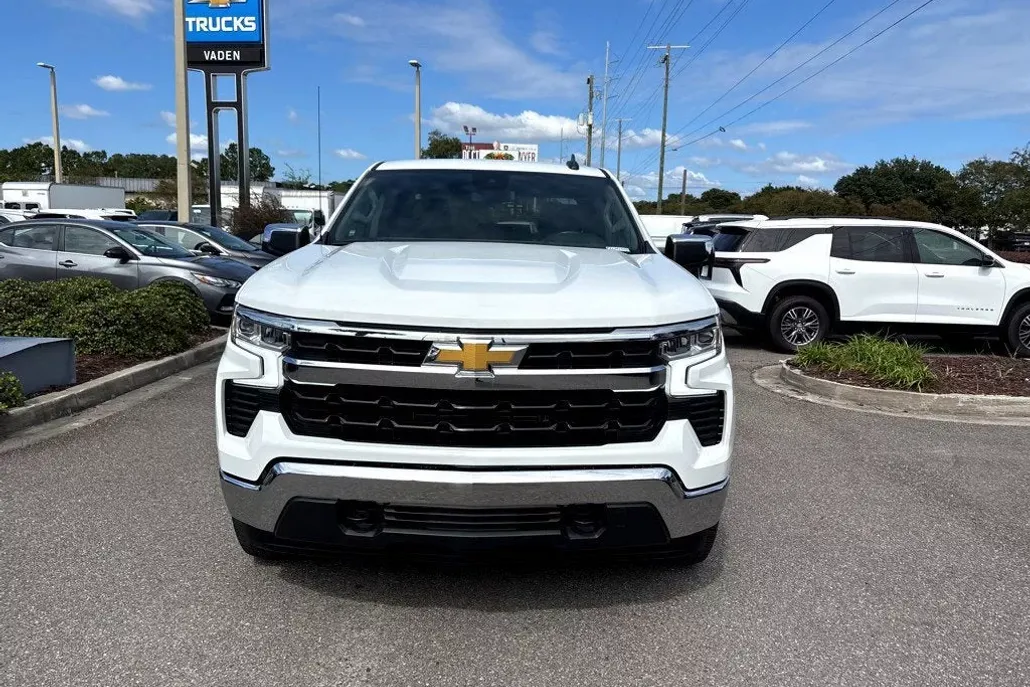 2023 Chevrolet Silverado 1500 LT photo 1