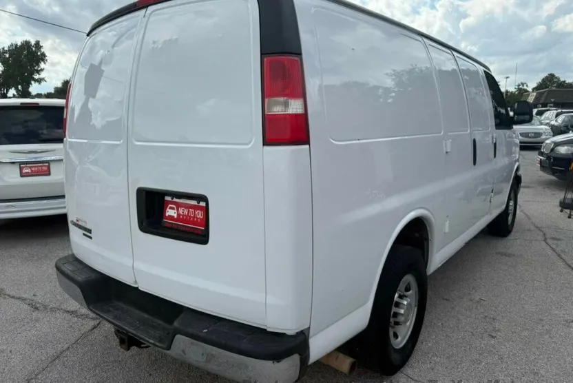 2013 Chevrolet Express Cargo Van photo 1