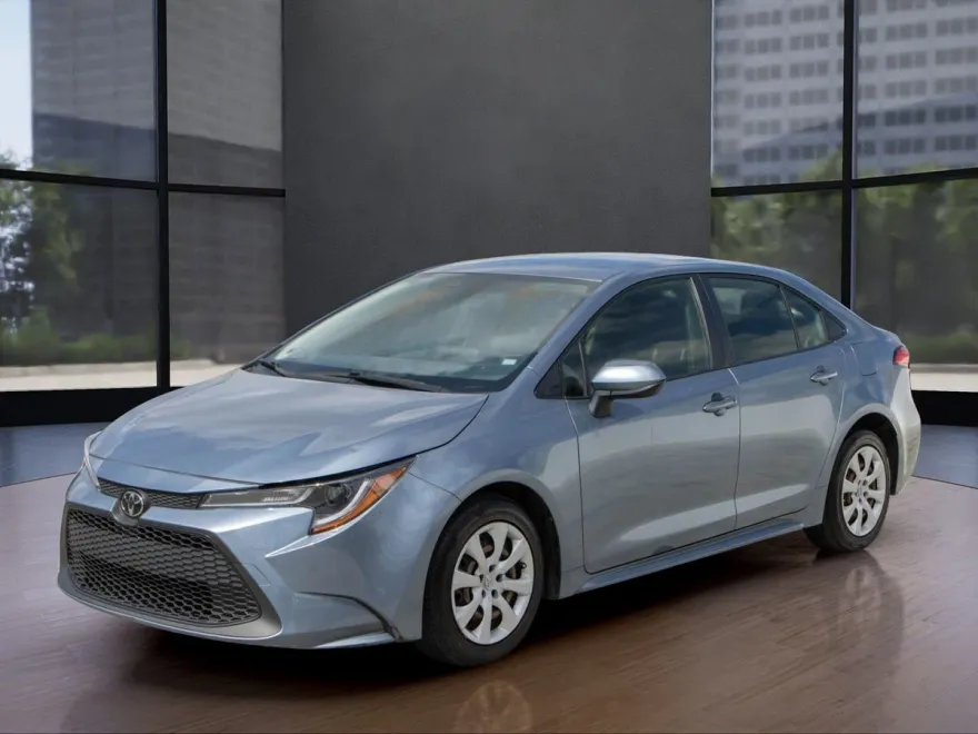 2022 Toyota Corolla LE photo 1
