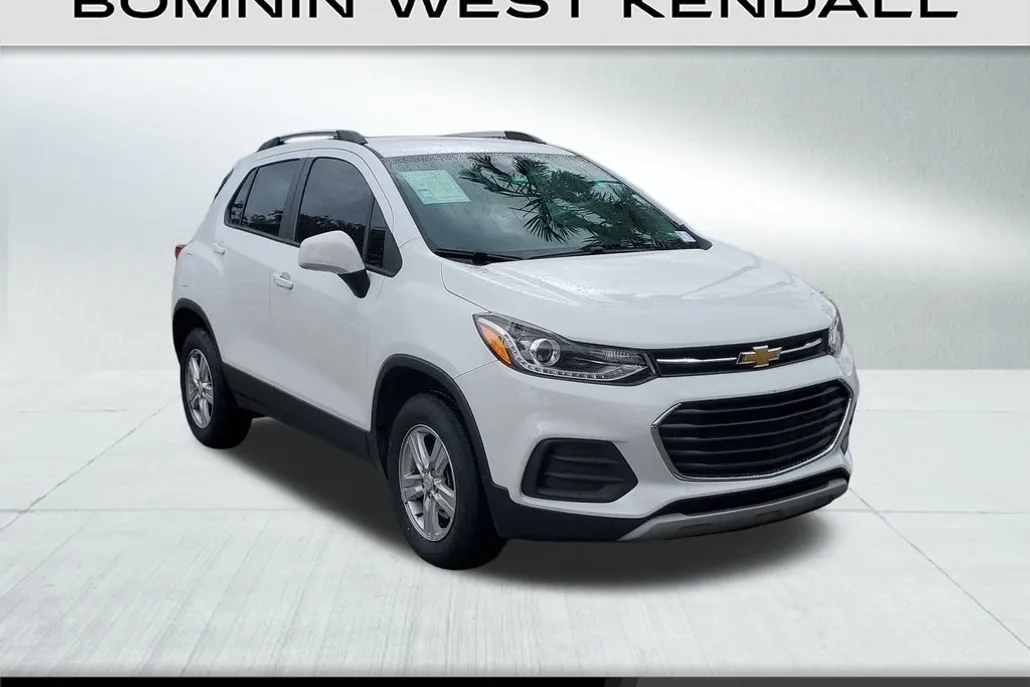 2022 Chevrolet Trax LT photo 1