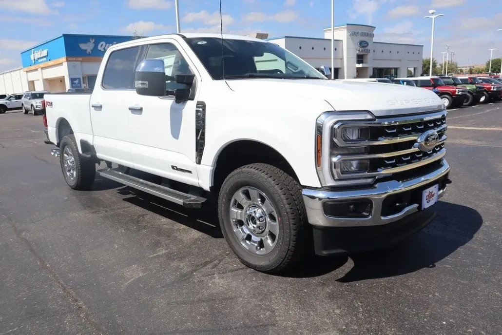 2026 Ford F-250 Lariat photo 1