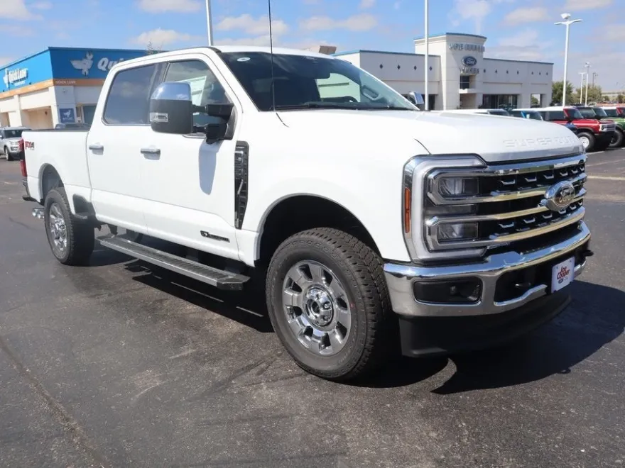 2026 Ford F-250 Lariat photo 1
