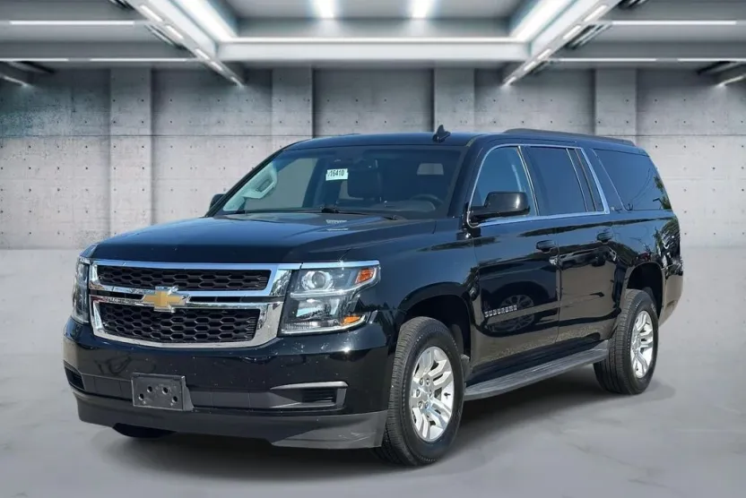 2019 Chevrolet Suburban LT photo 1