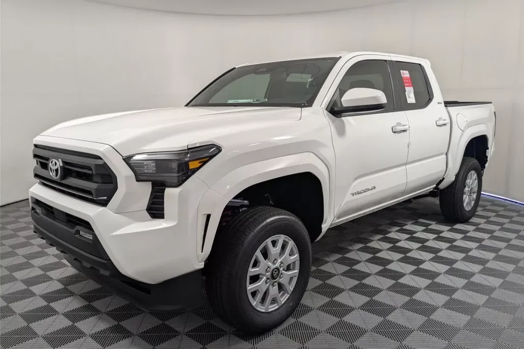 2025 Toyota Tacoma SR5 photo 1