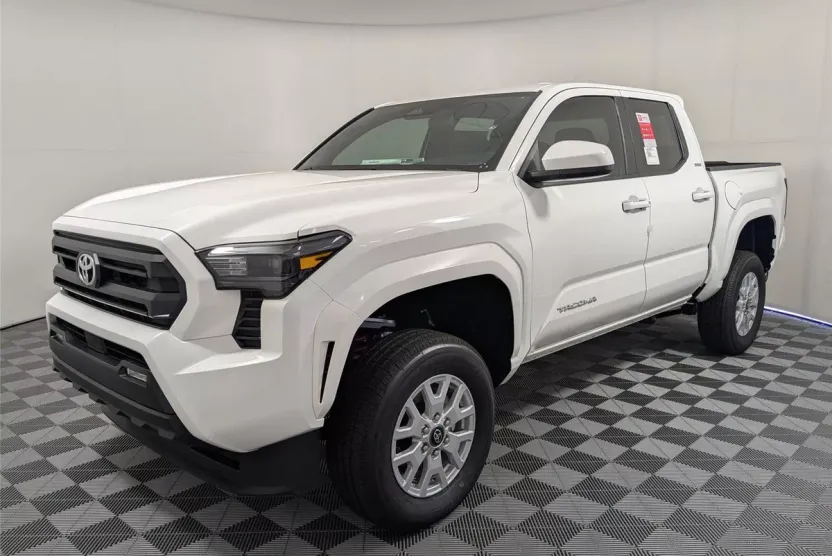 2025 Toyota Tacoma SR5 photo 1