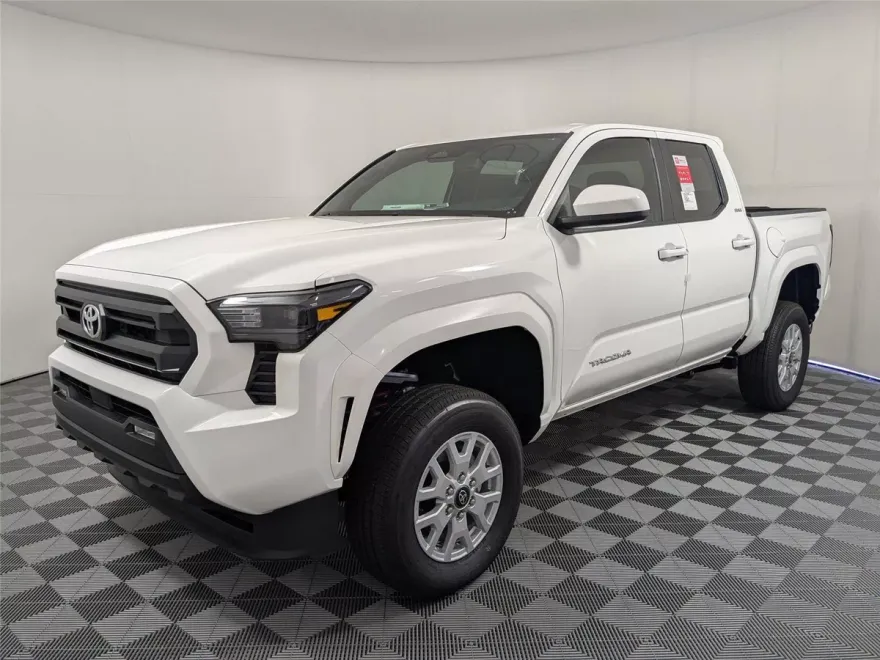 2025 Toyota Tacoma SR5 photo 1