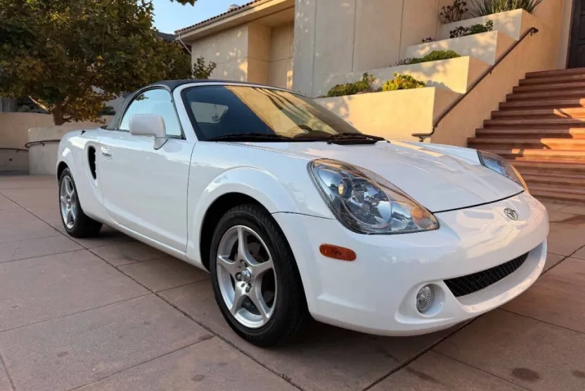 2003 Toyota MR2 Spyder Base photo 1