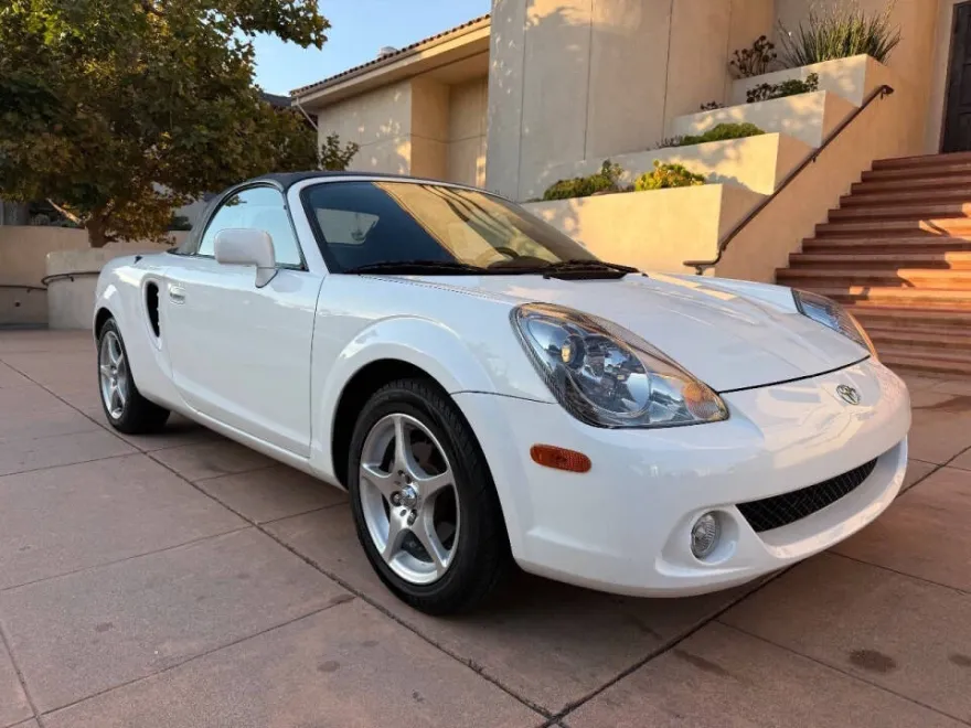 2003 Toyota MR2 Spyder Base photo 1