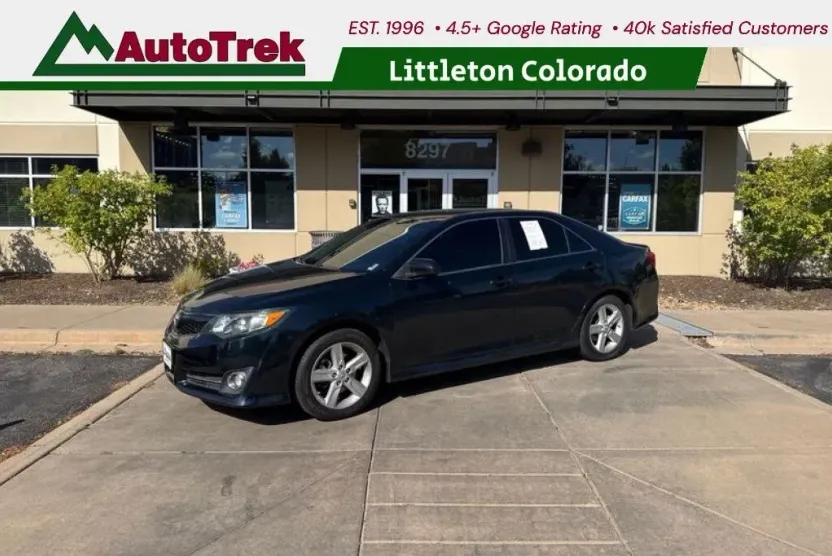 2014 Toyota Camry SE photo 1