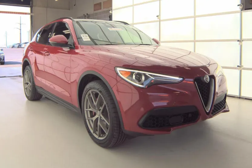 2018 Alfa Romeo Stelvio Ti Sport photo 1