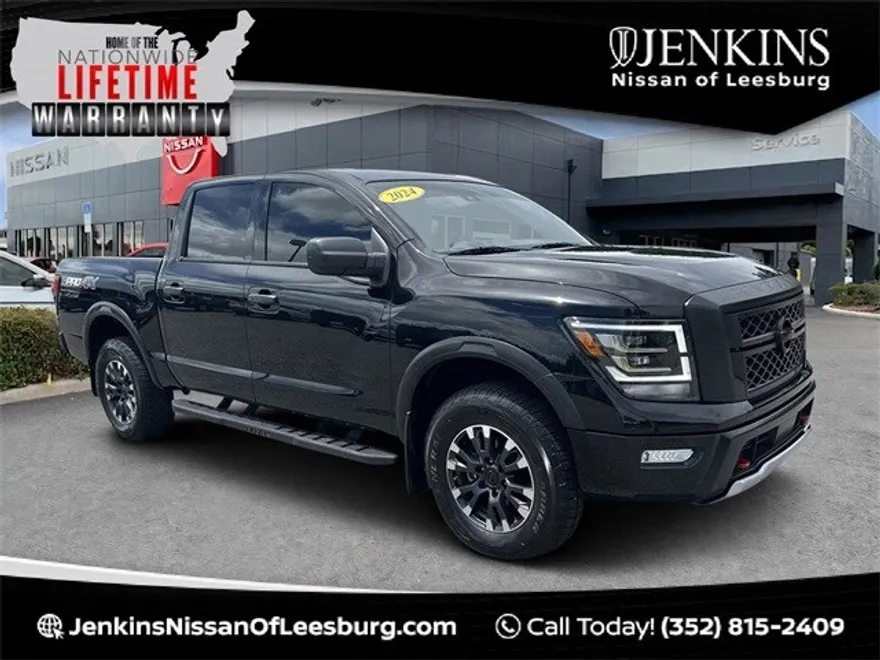 2024 Nissan Titan PRO-4X photo 1