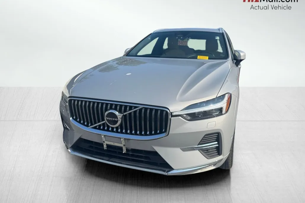 2022 Volvo XC60 B5 Inscription photo 1