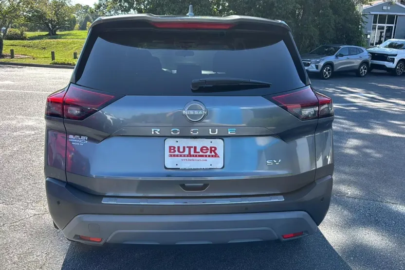2022 Nissan Rogue SV photo 1