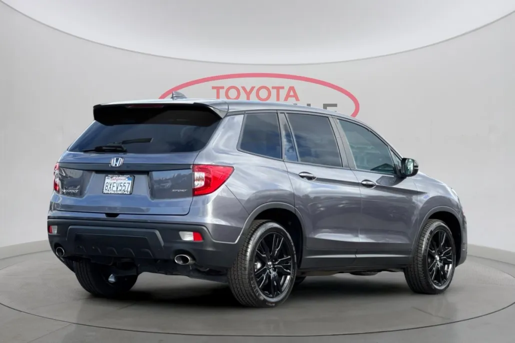 2021 Honda Passport Sport photo 1
