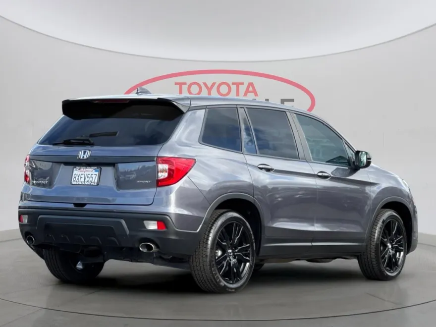 2021 Honda Passport Sport photo 1