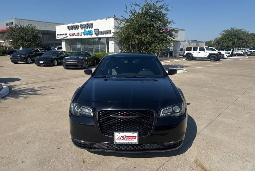 2021 Chrysler 300 S photo 1