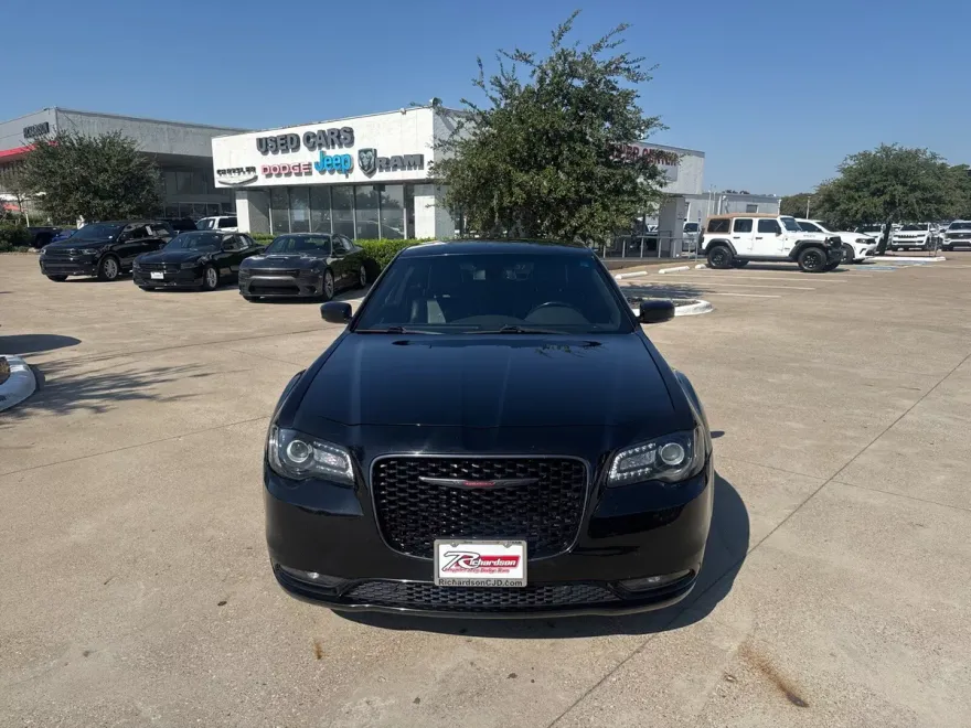 2021 Chrysler 300 S photo 1