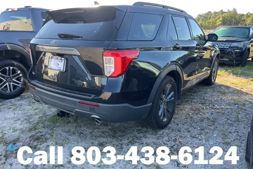 2022 Ford Explorer XLT photo 1