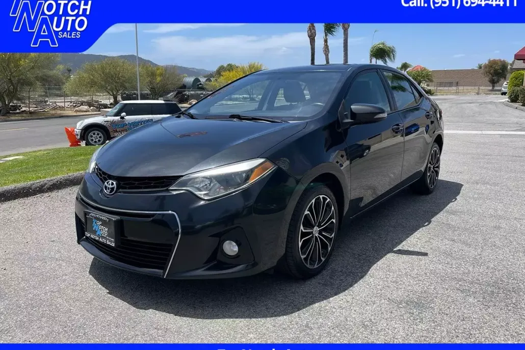 2015 Toyota Corolla Plus photo 1