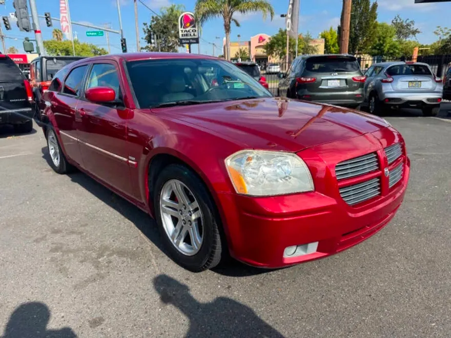 2005 Dodge Magnum RT photo 1