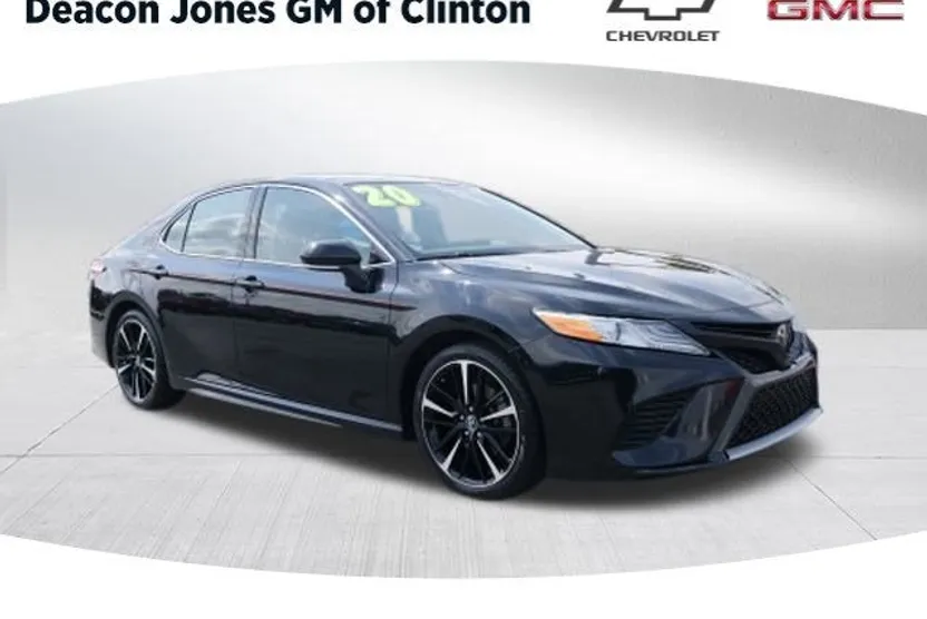 2020 Toyota Camry XSE photo 1