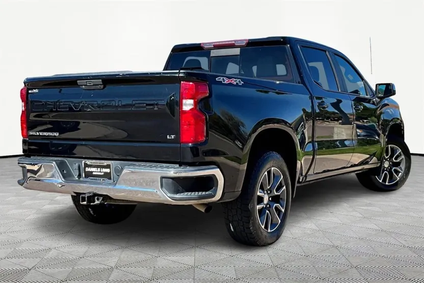 2020 Chevrolet Silverado 1500 LT photo 1