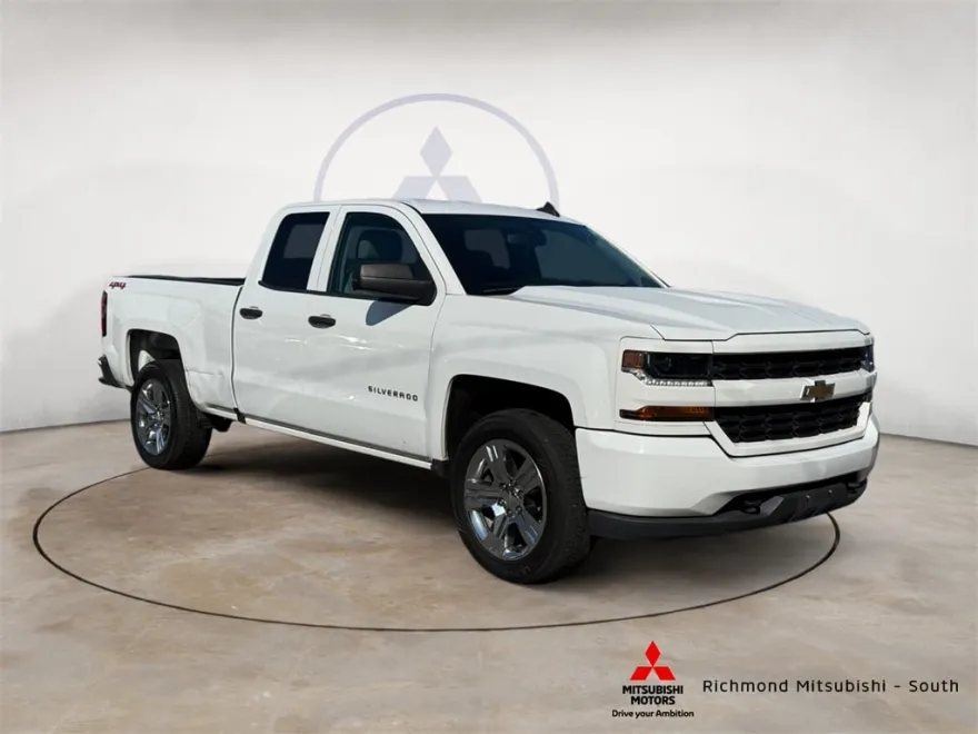 2018 Chevrolet Silverado 1500 Custom photo 1