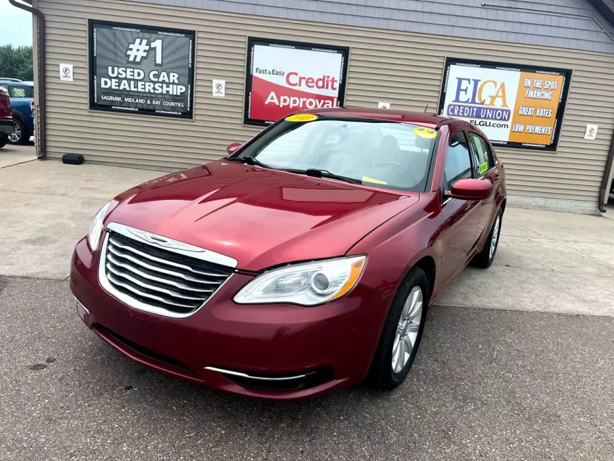 2013 Chrysler 200 LX photo 1