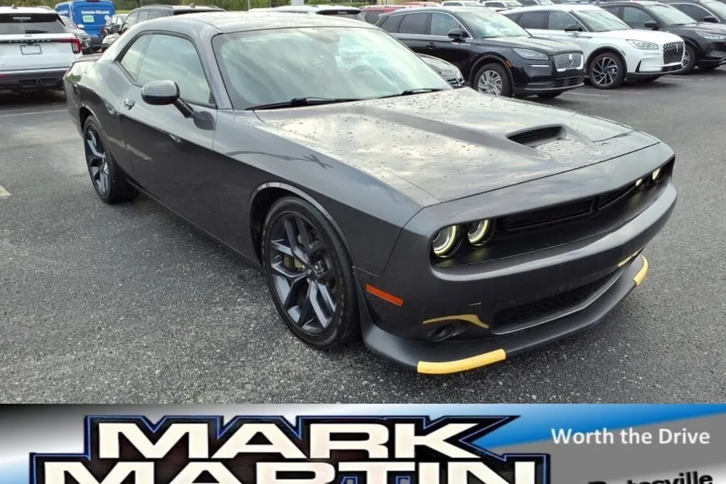 2023 Dodge Challenger GT photo 1