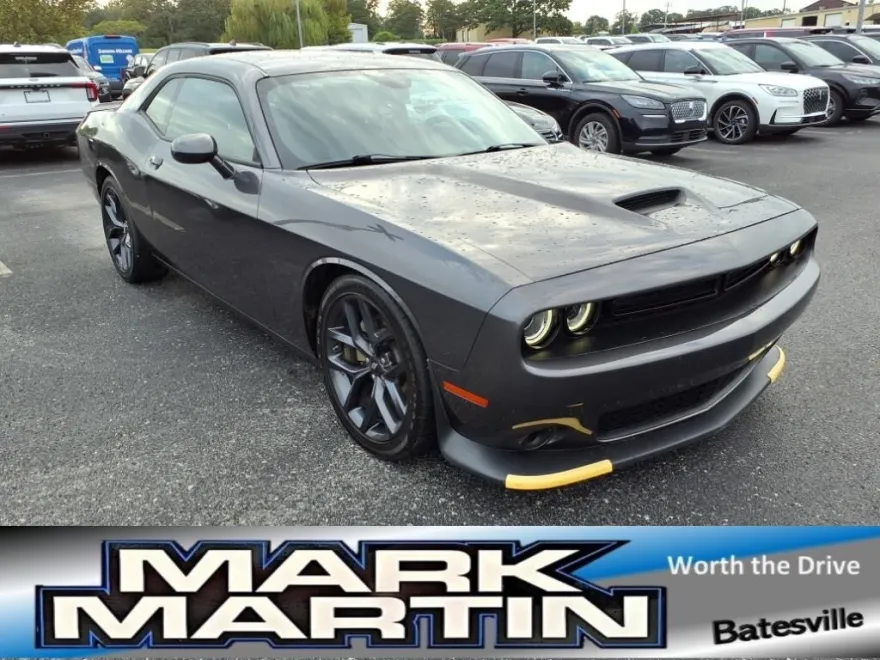 2023 Dodge Challenger GT photo 1