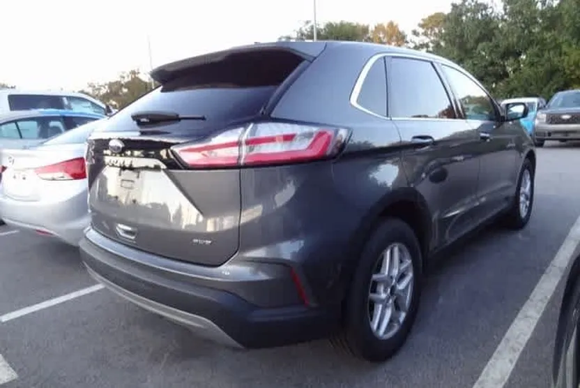 2023 Ford Edge SEL photo 1