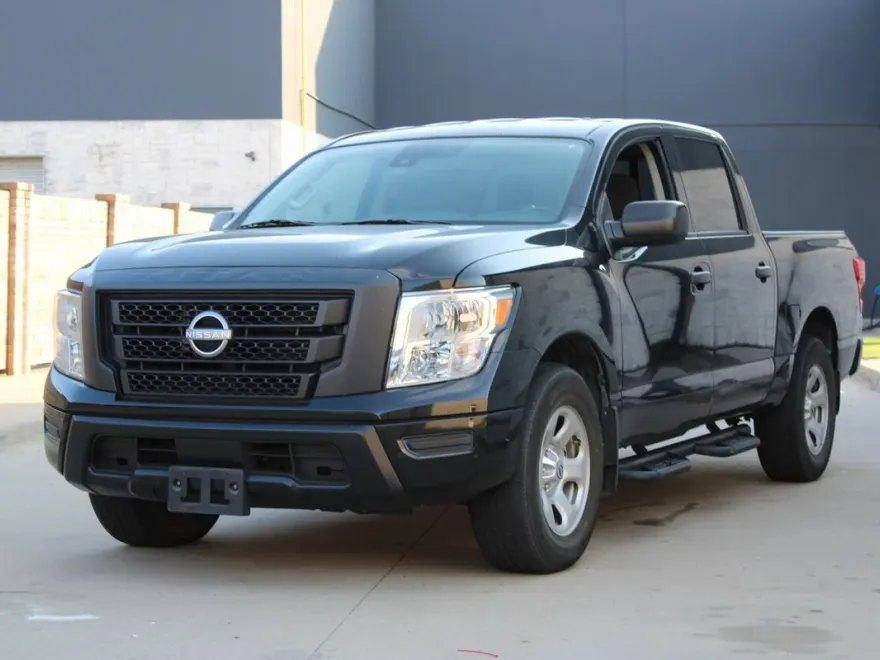 2023 Nissan Titan S photo 1