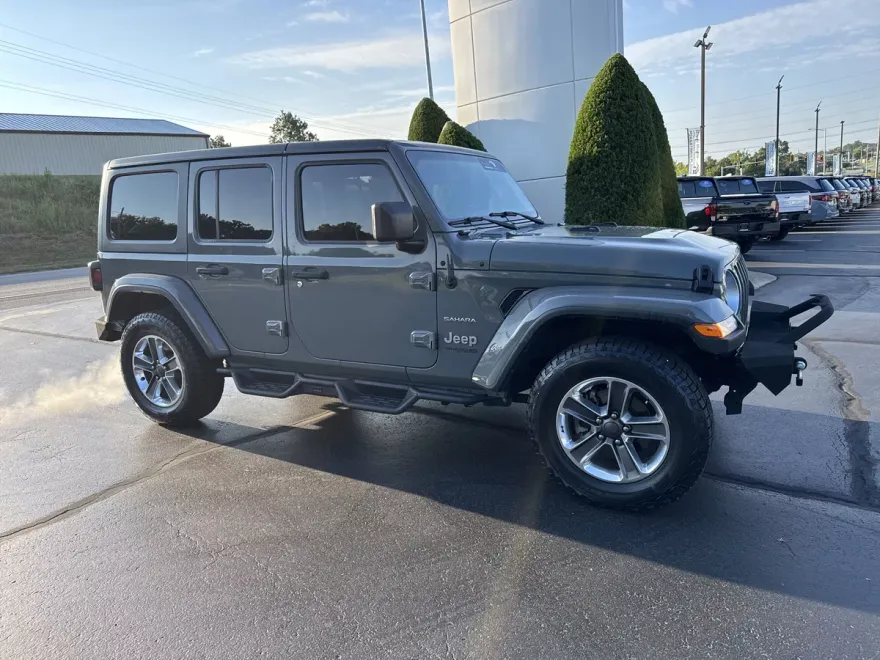 2021 Jeep Wrangler Unlimited Sahara photo 1