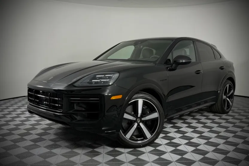 2025 Porsche Cayenne Turbo E-Hybrid Coupe photo 1