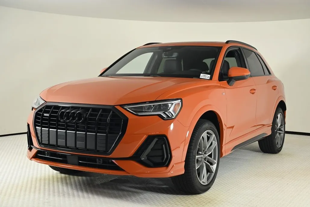 2025 Audi Q3 45 TFSI S line Premium photo 1
