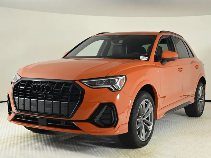 2025 Audi Q3 45 TFSI S line Premium photo 1