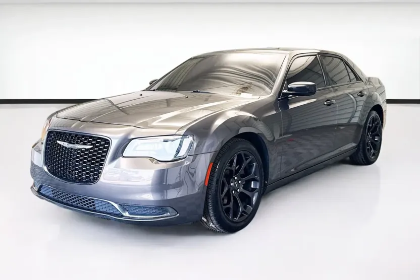 2020 Chrysler 300 Touring Limited photo 1