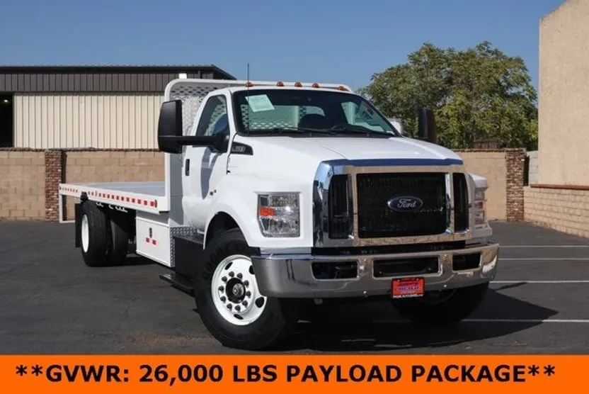 2022 Ford F-650 SuperCab photo 1