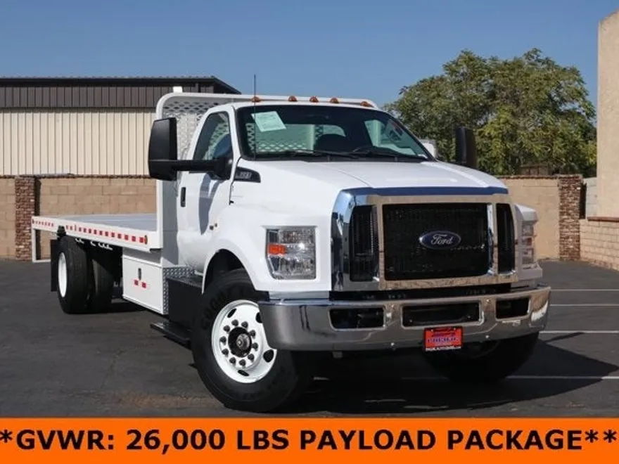 2022 Ford F-650 SuperCab photo 1