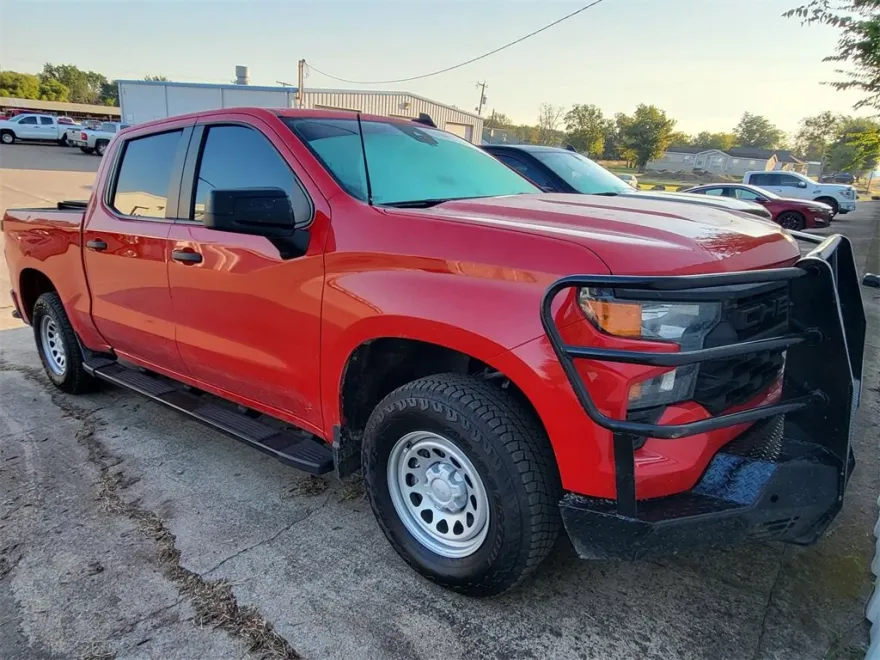 2023 Chevrolet Silverado 1500 Custom photo 1