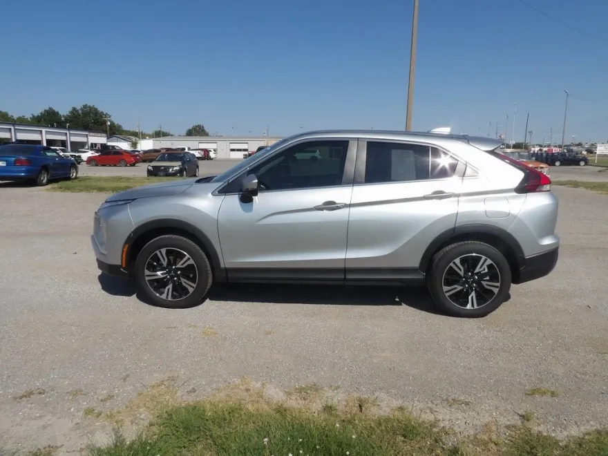 2025 Mitsubishi Eclipse Cross SE photo 1