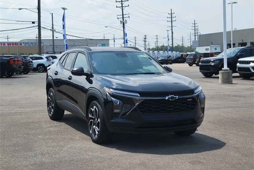 2024 Chevrolet Trax photo 1