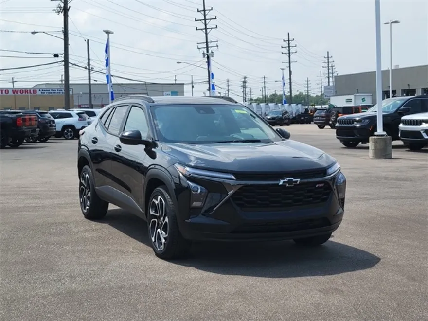2024 Chevrolet Trax photo 1