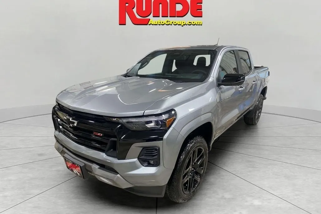 2025 Chevrolet Colorado Z71 photo 1