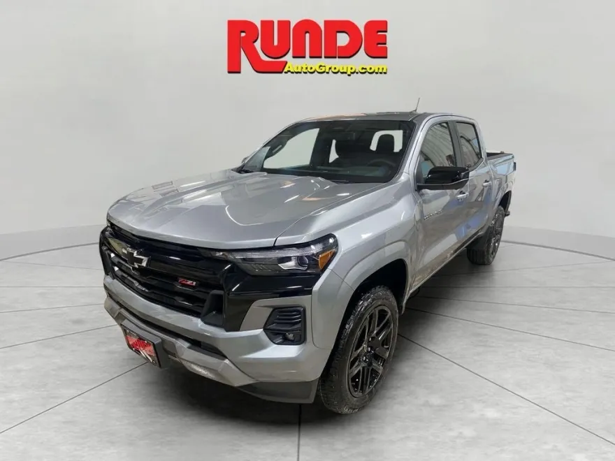 2025 Chevrolet Colorado Z71 photo 1