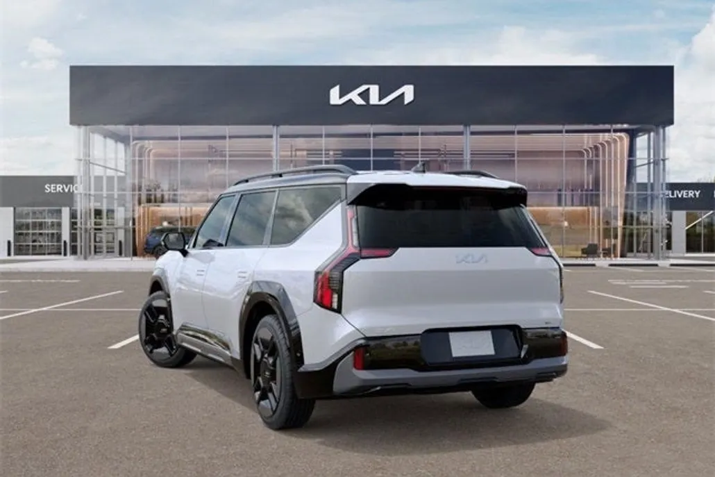 2026 Kia EV9 GT-Line photo 1