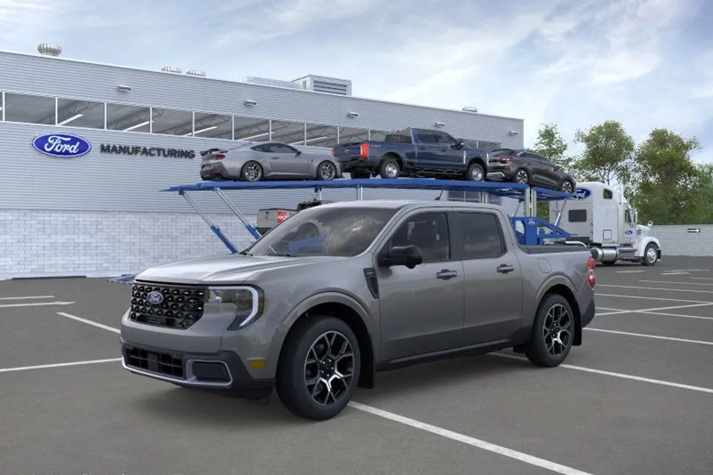 2025 Ford Maverick Lariat photo 1