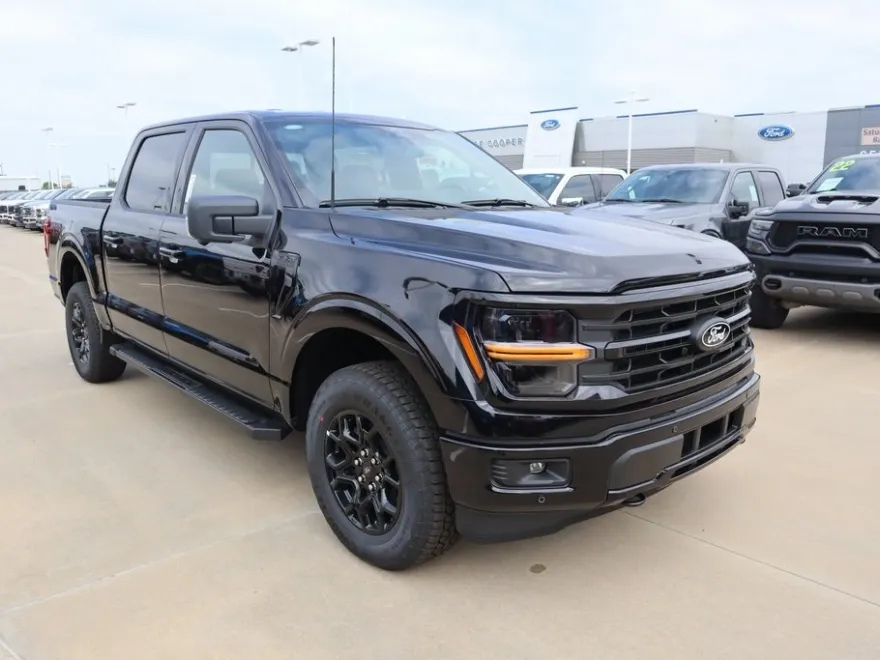 2025 Ford F-150 XLT photo 1