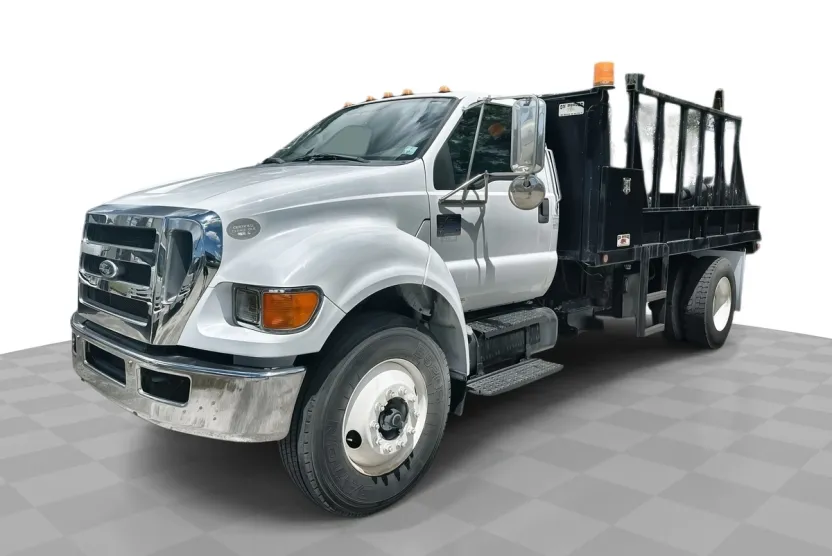 2011 Ford F-750 SuperCab photo 1