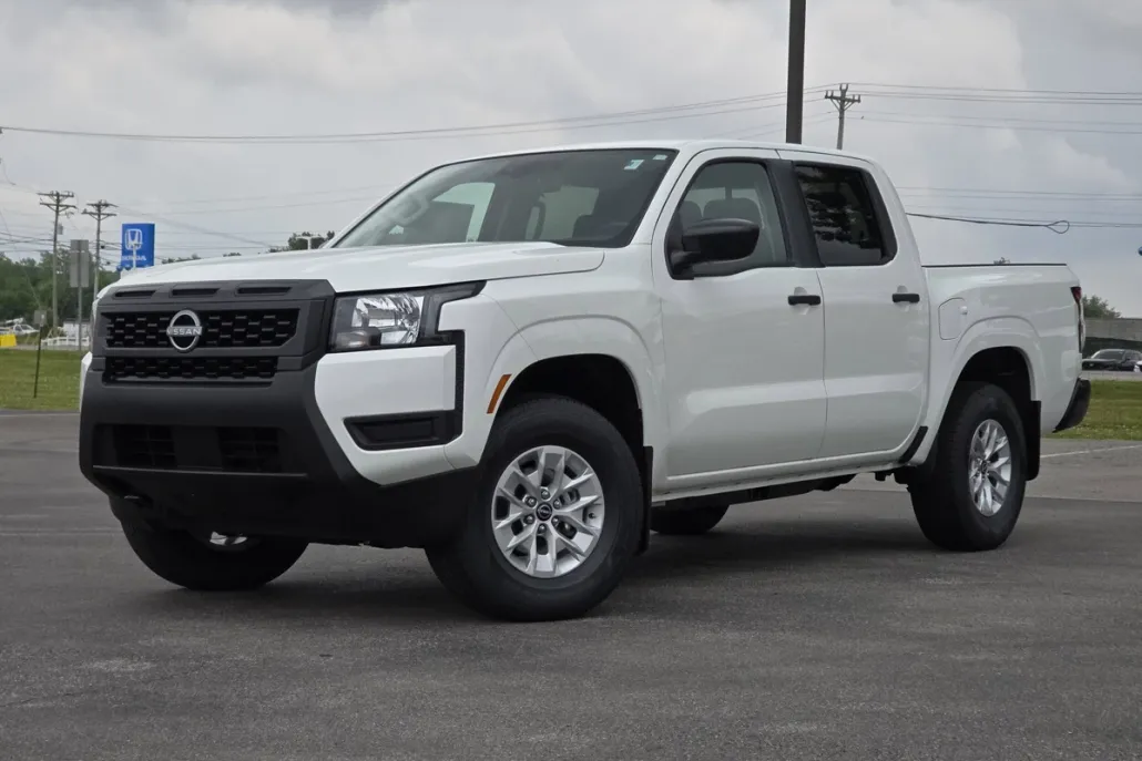 2025 Nissan Frontier S Crew Cab photo 1